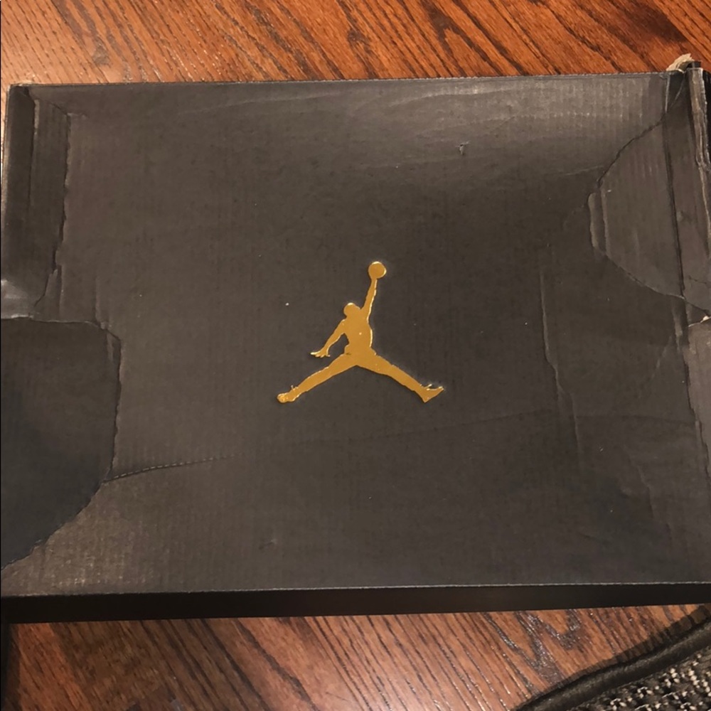 Jordan tru flights red and black